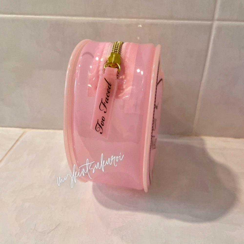 🎉HP! ✨3/$30 💞 Too Faced Born This Way Heart Makeup Bag - Picture 7 of 9